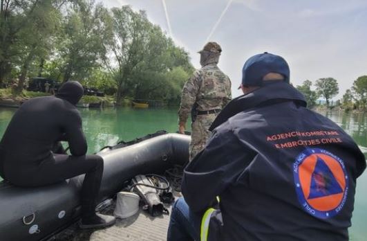 Gjetja e katër trupave të Alma Arrazit dhe tre fëmijëve në lumin Buna/ Agjencia Kombëtare e Mbrojtjes Civile jep detaje nga operacioni