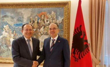 Presidenti Begaj pret në takim kandidatin për eurodeputet, Muharrem Salihu: Modeli i shqiptarit të suksesshëm