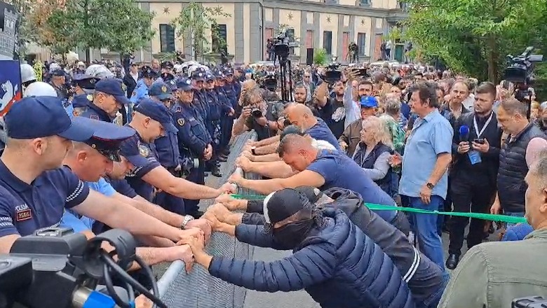 Mbyllet protesta përpara Bashkisë Tiranë, ja kur mbahet demonstrata e radhës