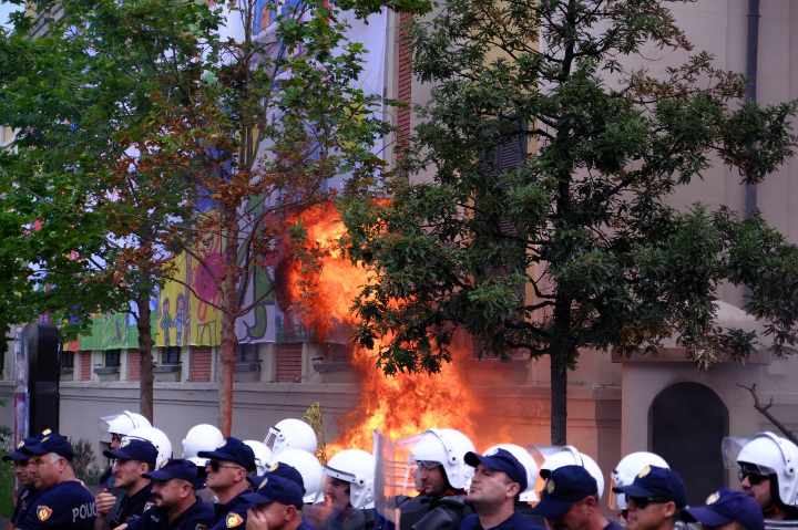 Mbyllet protesta para Bashkisë së Tiranës/ Ja kur do të jetë tubimi i radhës