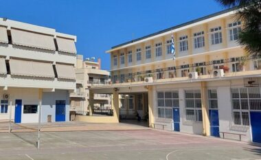 Greqi/ Alarm për bomba në 35 shkolla: Do t’ju hedhim në erë
