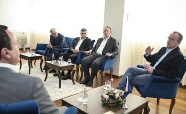 Albin Kurti takoi liderët e koalicionit VLEN