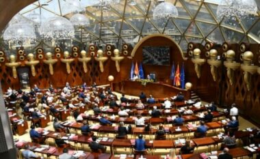 Zgjedhjet në Maqedoninë e Veriut/ Mbyllet numërimi, si ndahen mandatet në Kuvend, rezultati për koalicionin me partitë shqiptare