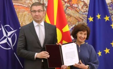 Mickoski mandatohet për kryeministër të Maqedonisë së Veriut