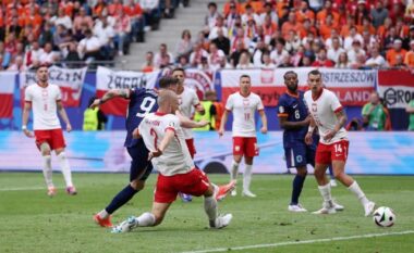 Rekord në Evropian / Holanda mposht Poloninë, e cila pësoi 21 goditje në portë