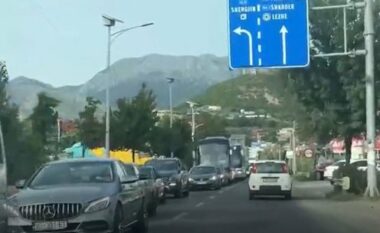 Bllokohet rruga Shëngjin-Kurbin, radha e makinave shkon në 12 kilometra