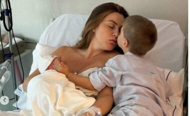 Olta Gixhari bëhet nënë për herë të dytë, publikon foton nga spitali me dy djemtë