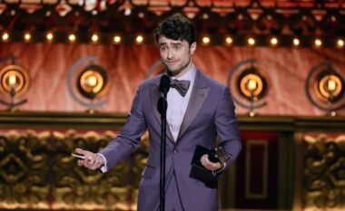 Daniel Radcliffe fiton çmimin e parë “Tony” për “Merrily We Roll Along”