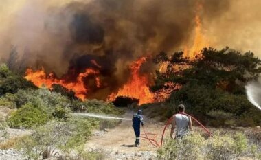 Greqia përballet me zjarre, ditën e djeshme shpërthyen 40 vatra në mbarë vendin