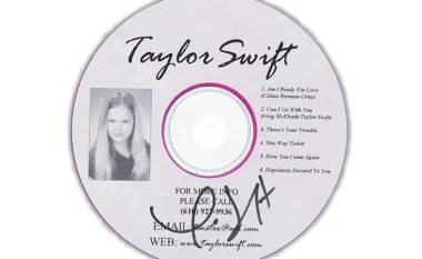 E regjistroi kur ishte 11 vjeç, shitet për mijëra dollarë CD-ja e Taylor Swift