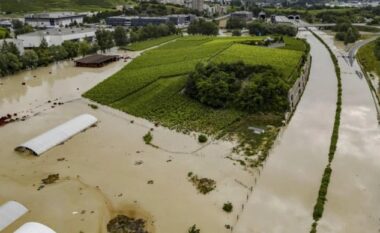 Pesë të vdekur nga stuhitë në Francë dhe Zvicër