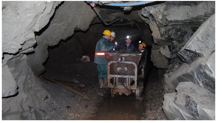 Vdekja e minatorit në Bulqizë, procedohen teknikët dhe brigadieri