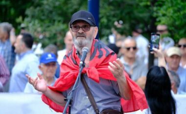 Protesta e opozitës para Bashkisë së Tiranës/ Mehdi Malkaj: Do të protestoj derisa të kem frymë