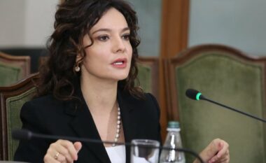 Elisa Spiropali thirrje deputetëve të opozitës: Në BE nuk integrohet qeveria, por Shqipëria