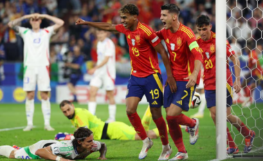 Spanja fiton derbin ndaj Italisë dhe kalon fazën e grupeve