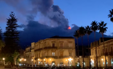 ALARM në Itali! Shpërthen vullkani Etna, pista e aeroportit Catania jashtë përdorimit