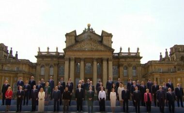 Samiti i komunitetit politik europian, rreth 50 liderë në Britani, Zelenski: Putin s’na përçau dot