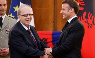 Macron mesazh për ndarjen nga jeta të Kadaresë: “Jetoi si njeri i lirë në një vend që s’ishte i tillë”