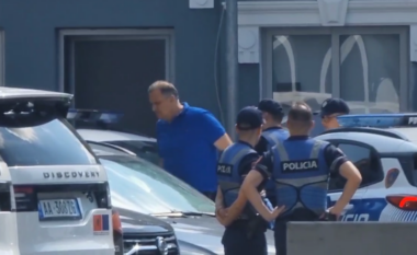 Momenti i arrestimit të ish-ministrit Ilir Beqaj (VIDEO)