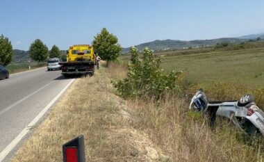 Emrat/ Aksident në autostradën Levan-Tepelenë, makina del nga rruga, dy të plagosur