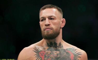 Conor McGregor-it i ndalohet të drejtojë makinën për dy vite