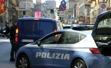 Hiqej si turist për të trafikuar drogë, shqiptari arrestohet dhe dëbohet nga Italia