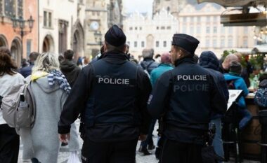 “Pagat janë shumë të ulëta”, policia në Çeki kërcënon qeverinë me protesta