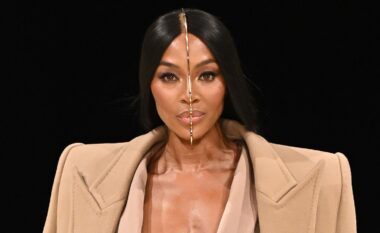 Naomi Campbell zbulon se po hap agjencinë e saj të talenteve në Dubai