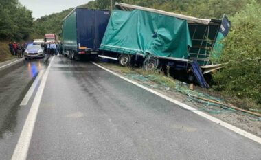 Nga Kosova drejt bregdetit shqiptar/ Aksidentohet autobusi me pensionistë (FOTO)