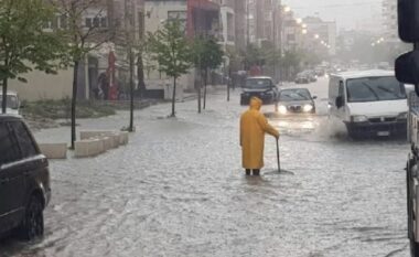 Reshje të dendura shiu pritet të mbërthejnë vendin tonë në fillim të javës, ja zonat që rrezikojnë përmbytje