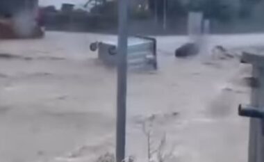 VIDEO/ Përmbytet Vlora, ja çfarë ndodh kur një qytet betonizohet pa kriter!