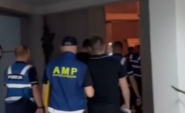 Shpërdoruan detyrën, AMP pezullon dy punonjës policie