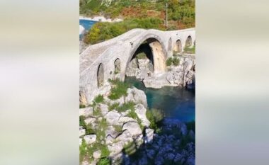 Rama ndan pamje nga Ura e Mesit: Destinacion që po i bën edhe turistët e huaj të dashurohen me thesaret e trashëgimisë së Shkodrës (VIDEO)