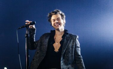 Harry Styles fiton garën, shpallet mashkulli më seksi për 2024-rën