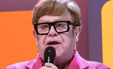 Elton John vazhdon të humbasë shikimin: Ç’po ndodh me këngëtarin?