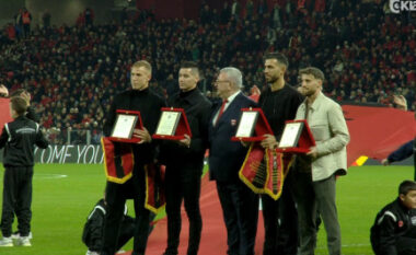 I dhanë lamtumirën Kombëtares, ceremoni speciale për 4 futbollistët kuqezinj