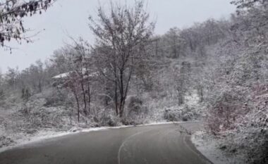 Dëbora arrin deri në 20 cm në zonat malore, Emergjencat Civile: Nuk ka probleme në akset rrugore