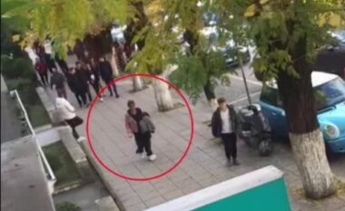 VIDEO/ Momente tmerri në Gjirokastër, gruaja sulmon të moshuarën: Më jep lekët…