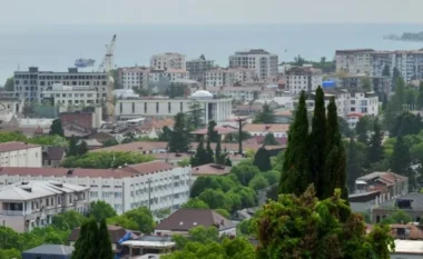 Vritet me armë zjarri në Parlament deputeti në rajonin separatist të Gjeorgjisë