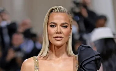 Khloe Kardashian zbulon personin që i ka treguar mediave detaje private të saj