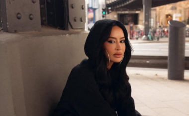 Dafina Zeqiri me sukses të madh në Spotify, mbi 4 milionë dëgjues gjatë tërë vitit në platformën ndërkombëtare