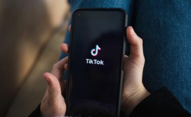 Lëndohen edhe dy fëmijë në Shkup, si pasojë e sfidës së re në TikTok