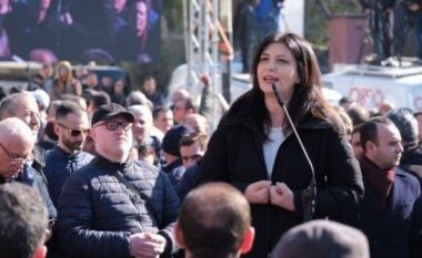 Jozefina Topalli me shqiptarët në Parma: Vota e emigrantëve është votë patriotike, të bëhemi bashkë për ndryshimin