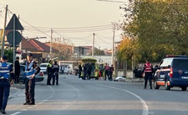 U vetëdorëzuan pak ditë më parë, gjykata cakton “Arrest me burg” për Izmir Sakician dhe Samuel Troshanon, avokati: Lidhja me masakrën e Dobraçit…