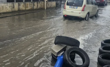 Reshjet e shiut përmbysin burgun e Durrësit, transferohen drejt Fushë -Krujës 28 të burgosur