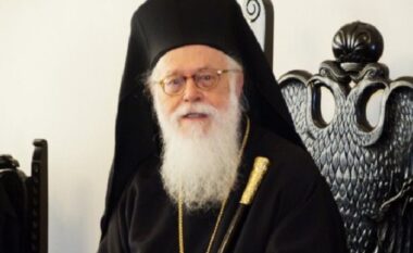 Greqia nderon Anastasin/ Shërbesa e liturgjisë hyjnore në Mitropolinë e Athinës