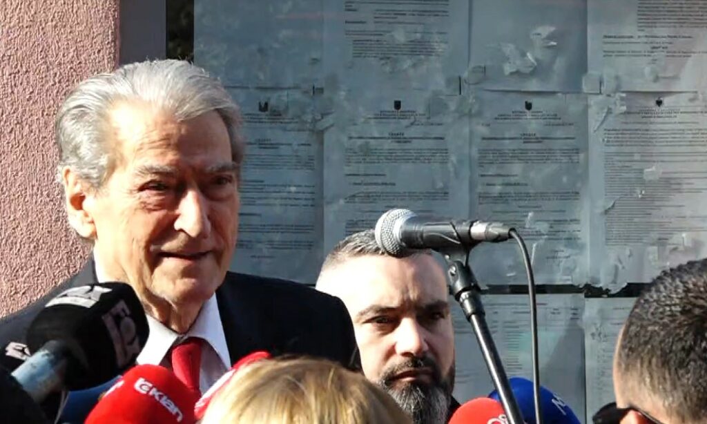 U paraqit në SPAK, Berisha: Të gjithë veglat e diktaturës përfundojnë në koshin e plehrave (VIDEO)