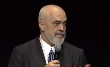 Edi Rama: Nënshkruajmë sot marrëveshje për shtrimin e lidhjeve nënujore energjetike me Italinë