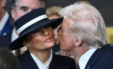 Batuta e Donald Trump për kapelen e Melanias në ditën e inagurimit: Gati sa nuk fluturoi  (VIDEO)