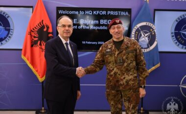 Presidenti Begaj vizitë në komandën e misionit të NATO-s, KFOR, në Prishtinë